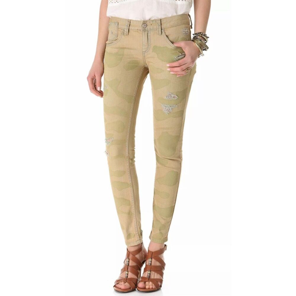 Free People  Women’s Size 28 Green Camo Distressed Skinny Jeans